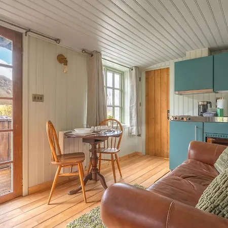 Thistle Lodge, District Shepherd Hut With Hot Tub * Coniston