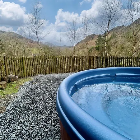 Thistle Lodge, District Shepherd Hut With Hot Tub