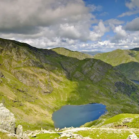 Thistle Lodge, District Shepherd Hut With Hot Tub