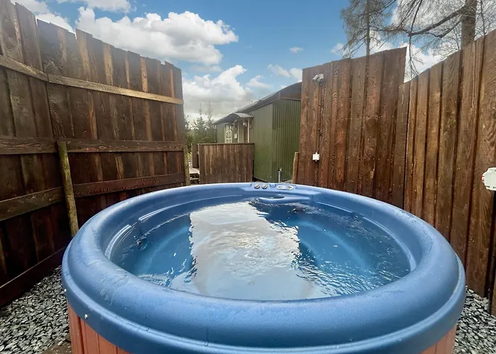 Thistle Lodge, District Shepherd Hut With Hot Tub