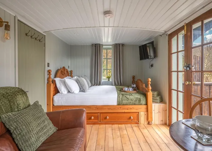 Thistle Lodge, District Shepherd Hut With Hot Tub