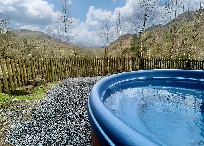 Thistle Lodge, District Shepherd Hut With Hot Tub