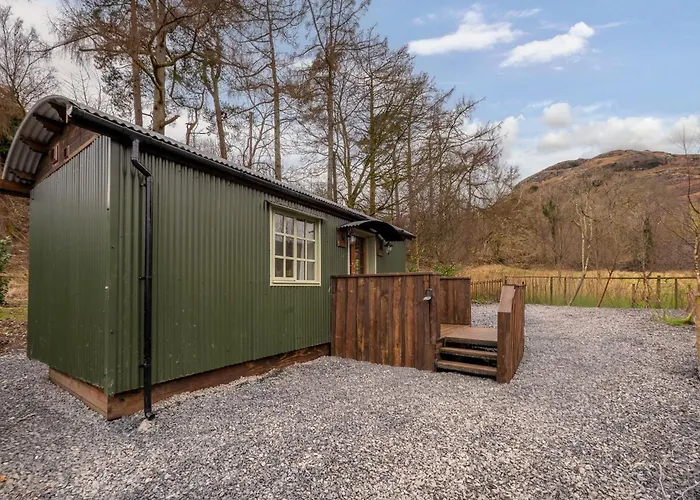 Thistle Lodge, District Shepherd Hut With Hot Tub Holiday home Coniston
